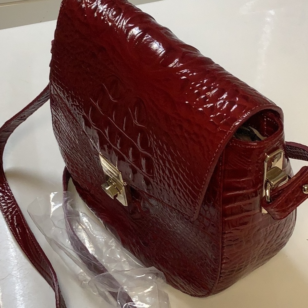 Brahmin red genuine leather crossbody purse for every occasion - Picture 3 of 3